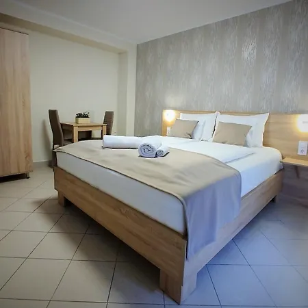 Kek Mediterran Haz * バラトンフレド