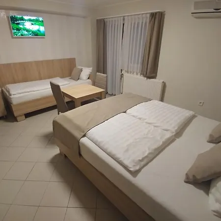 Kek Mediterran Haz バラトンフレド