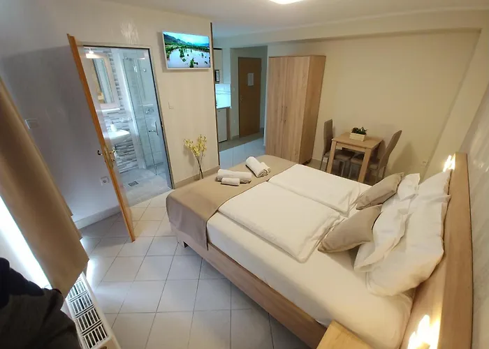 Kek Mediterran Haz בית אירוח באלאטונפורד