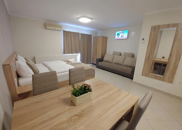 Kek Mediterran Haz *